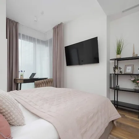 Deluxe Towarowa Towers With Parking & Ac By Renters Prestige * Warsaw