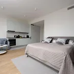 Towarowa Towers Lux With Free Private Parking By Renters Prestige * وارسو