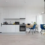 Towarowa Towers Lux With Free Private Parking By Renters Prestige