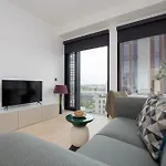 شقة Towarowa Towers Lux With Free Private Parking By Renters Prestige وارسو