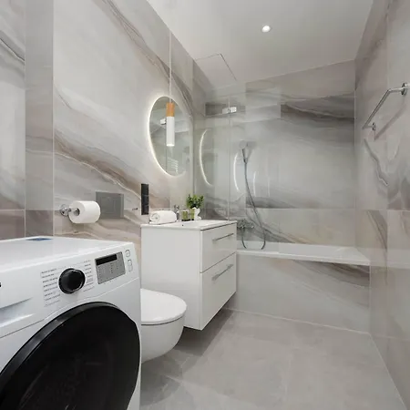 Lejlighed Towarowa Towers Lux With Free Private Parking By Renters Prestige *