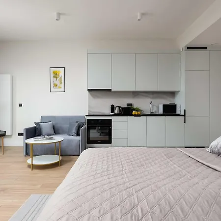 Deluxe Towarowa Towers With Parking & Ac By Renters Prestige Warszawa