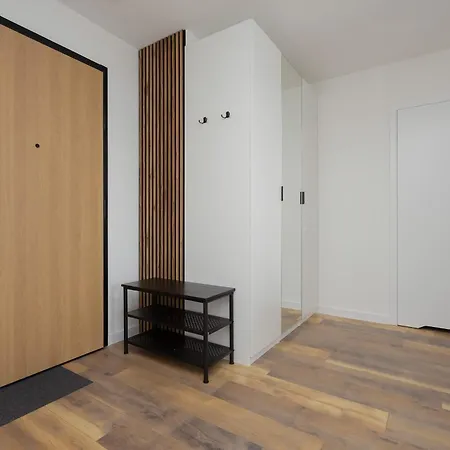 Deluxe Towarowa Towers With Parking & Ac By Renters Prestige *