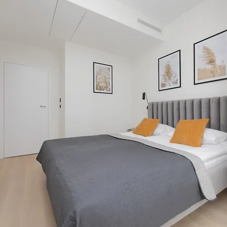 Deluxe Towarowa Towers With Parking & Ac By Renters Prestige * Warszawa