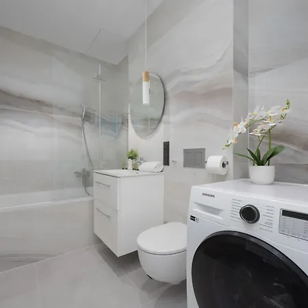 公寓 Towarowa Towers Lux With Free Private Parking By Renters Prestige 华沙