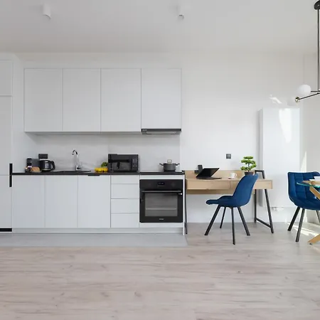 Towarowa Towers Lux With Free Private Parking By Renters Prestige