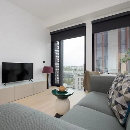 アパート Towarowa Towers Lux With Free Private Parking By Renters Prestige ワルシャワ