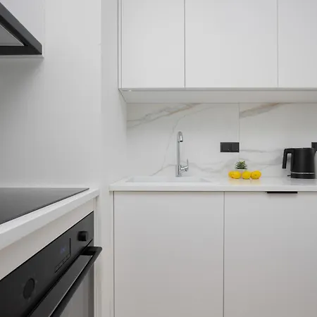 Towarowa Towers Lux With Free Private Parking By Renters Prestige Apartmán Varšava