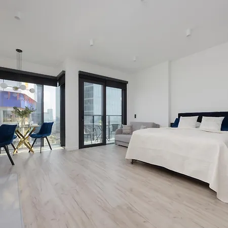 Apartamento Towarowa Towers Lux With Free Private Parking By Renters Prestige
