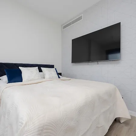 Towarowa Towers Lux With Free Private Parking By Renters Prestige *