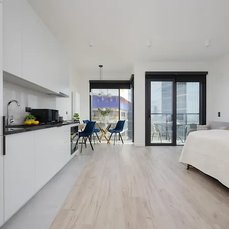 Towarowa Towers Lux With Free Private Parking By Renters Prestige
