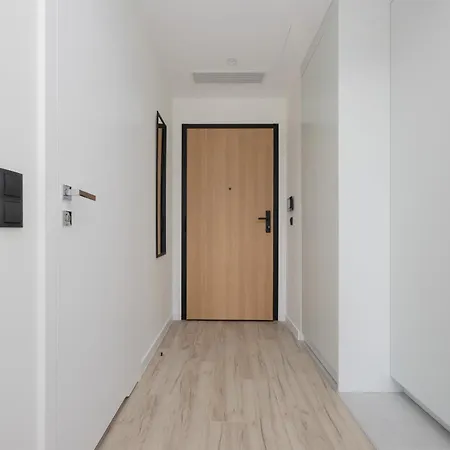 Apartamento Towarowa Towers Lux With Free Private Parking By Renters Prestige