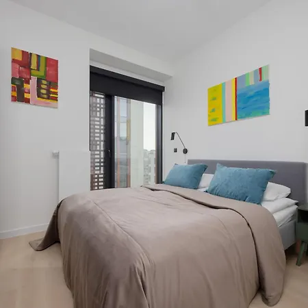 Apartment Towarowa Towers Lux With Free Private Parking By Renters Prestige Warschau