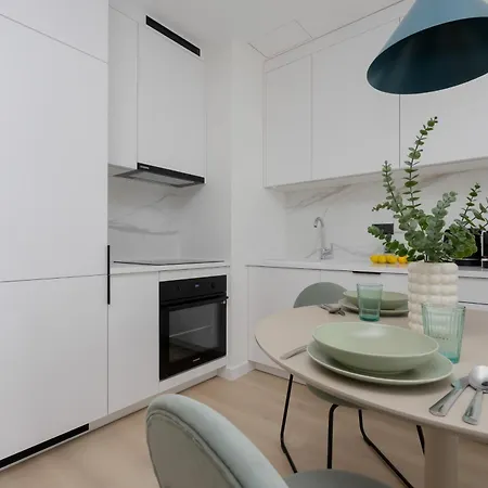 Apartamento Towarowa Towers Lux With Free Private Parking By Renters Prestige